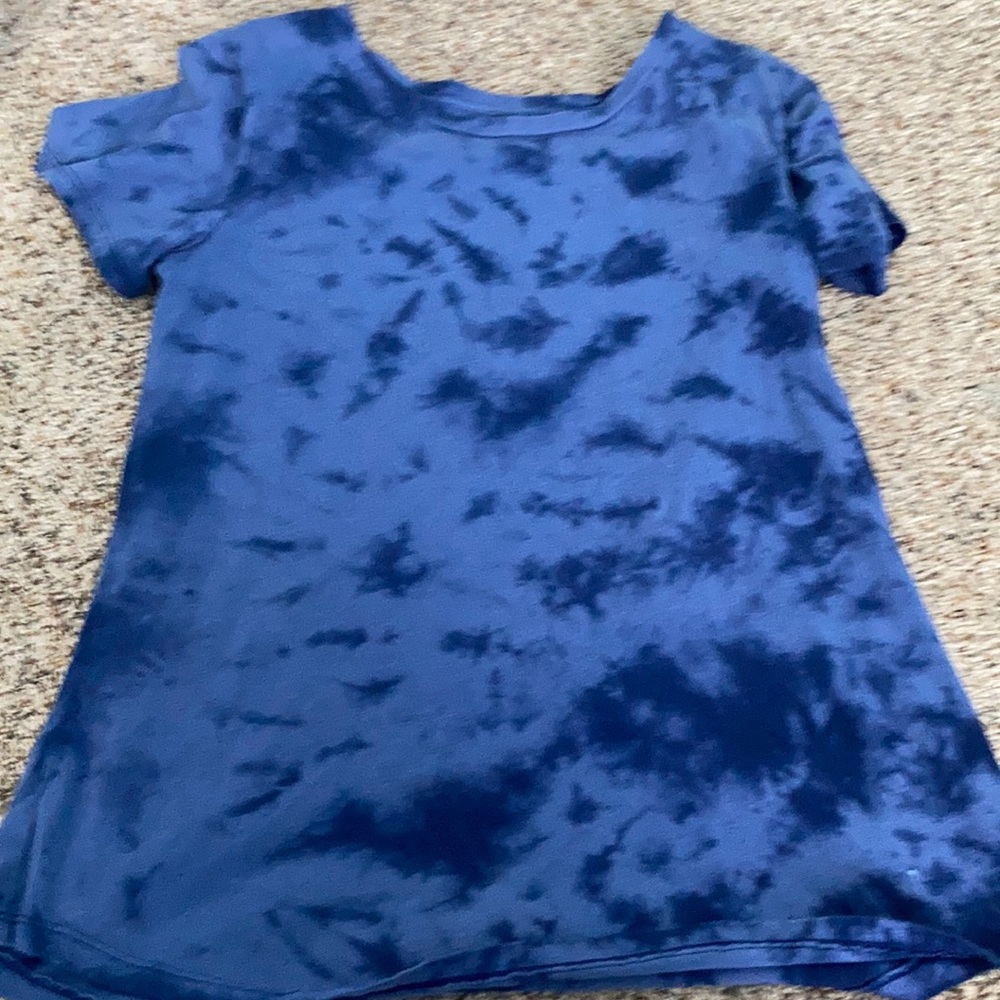 Blue Old Navy tie dye shirt